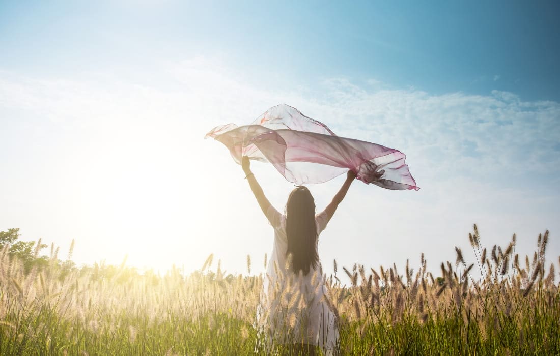 What is a positive money mindset?