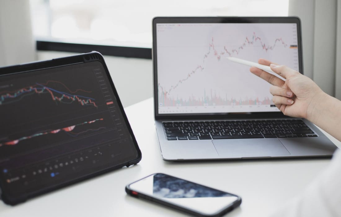 What are the best investment options in Canada?